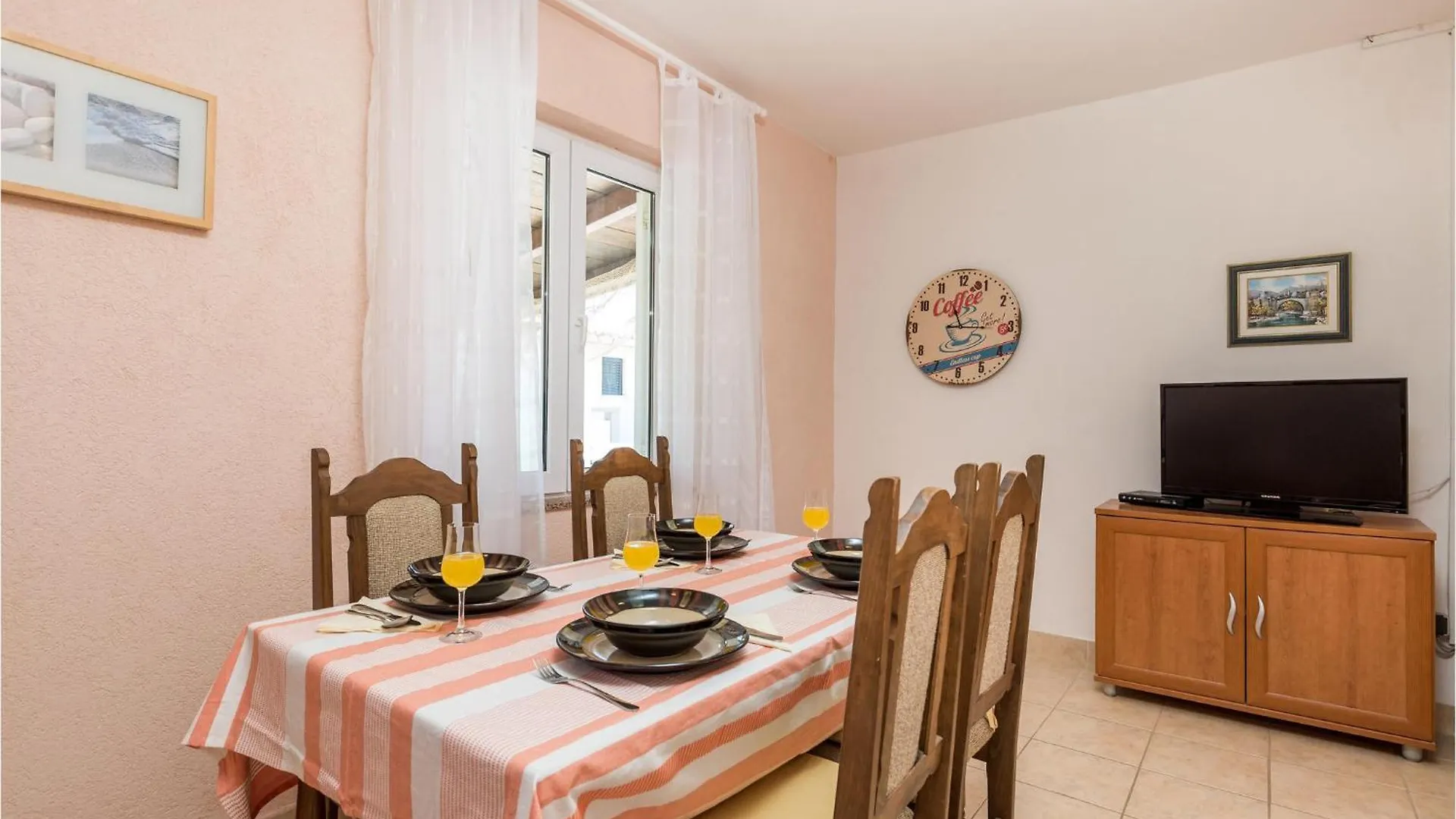Amazing Home In Povljana With Kitchen Holiday home