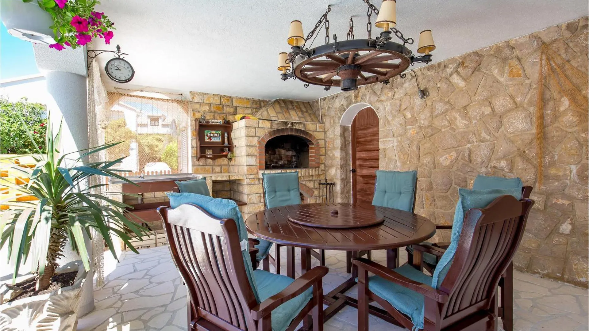 Amazing Home In Povljana With Kitchen Holiday home