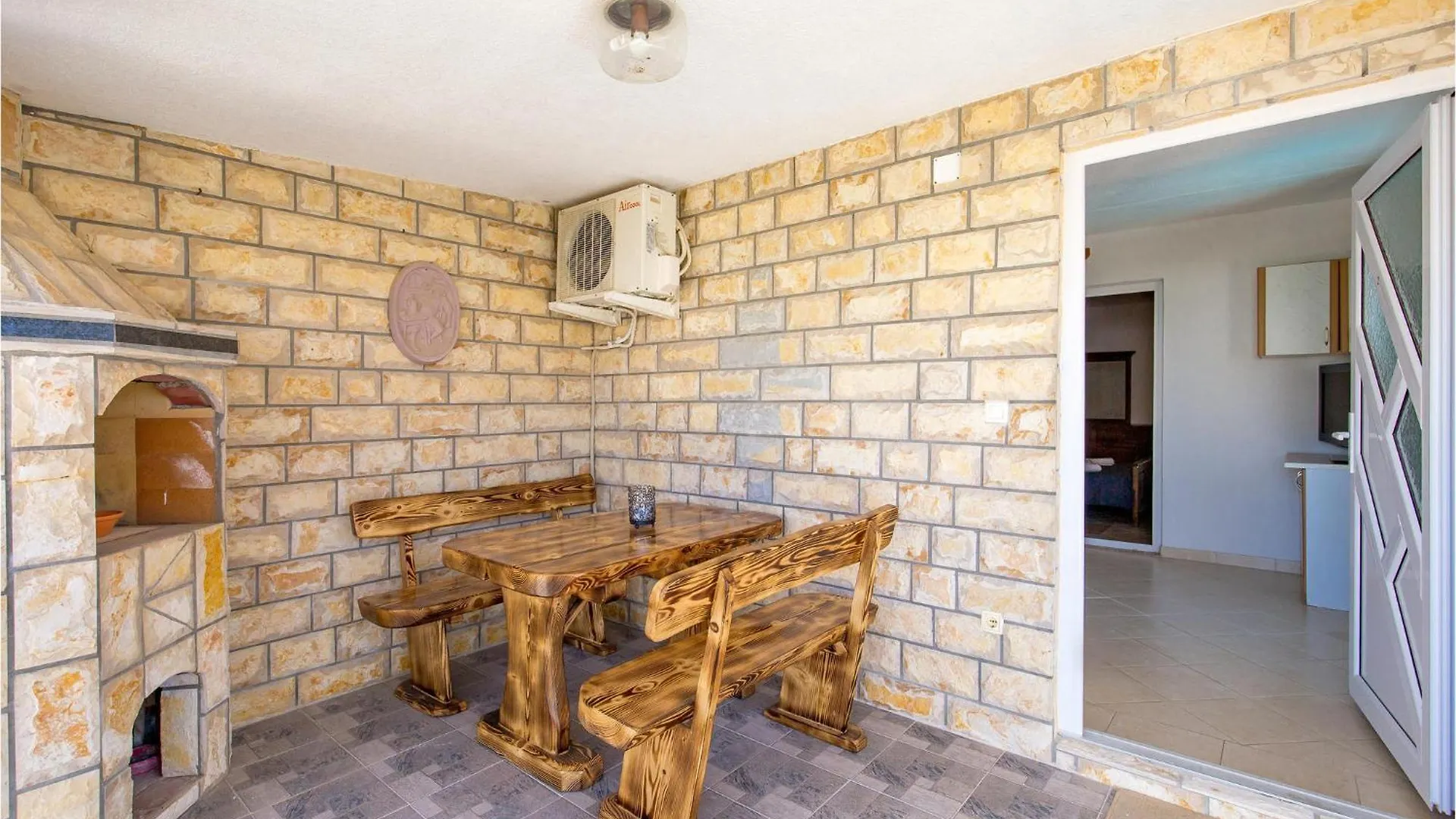 Holiday home Amazing Home In Povljana With Kitchen