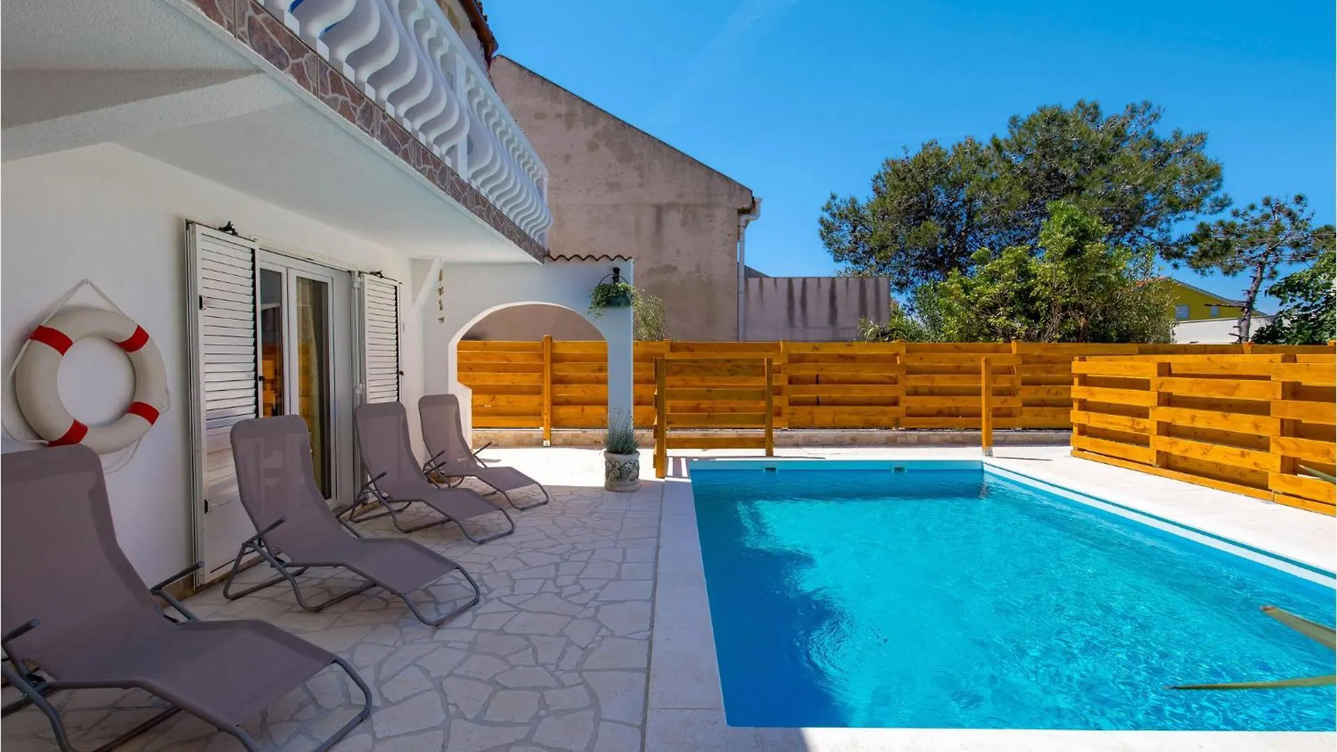 Amazing Home In Povljana With Kitchen 0*,