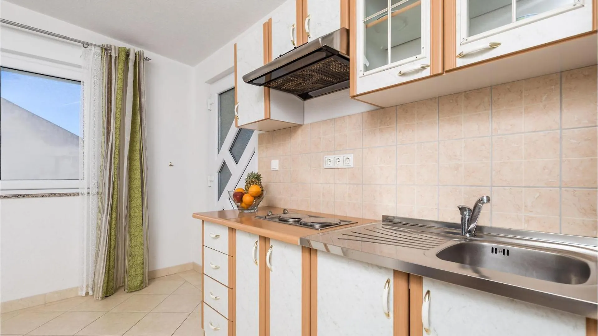 Amazing Home In Povljana With Kitchen