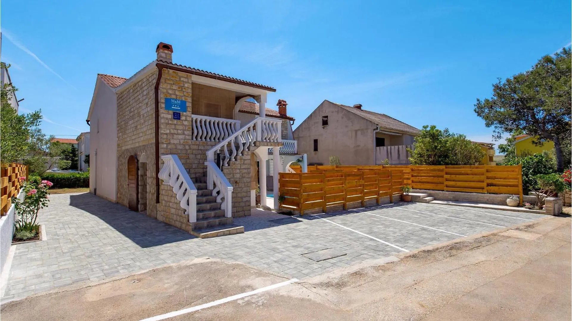 Amazing Home In Povljana With Kitchen Holiday home